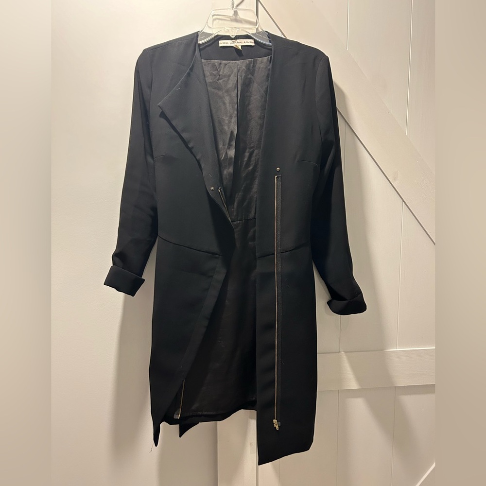 &Other Stories Black Trench Coat with Zipper Detail. Size 8
